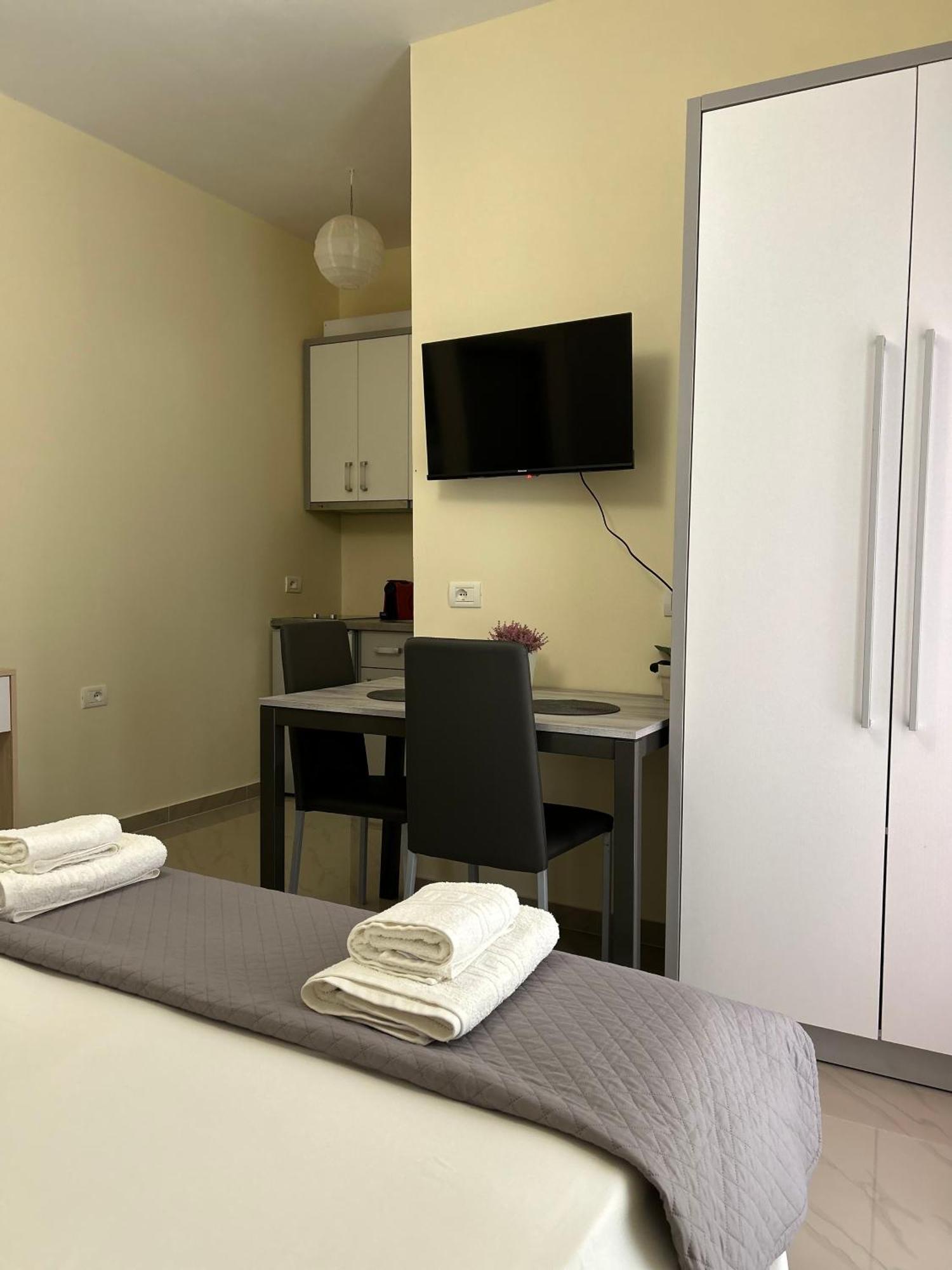 Elizabeth Apartments ヒマラ エクステリア 写真